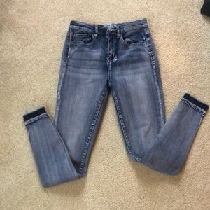 Like new Mudd size 3 skinny jeans